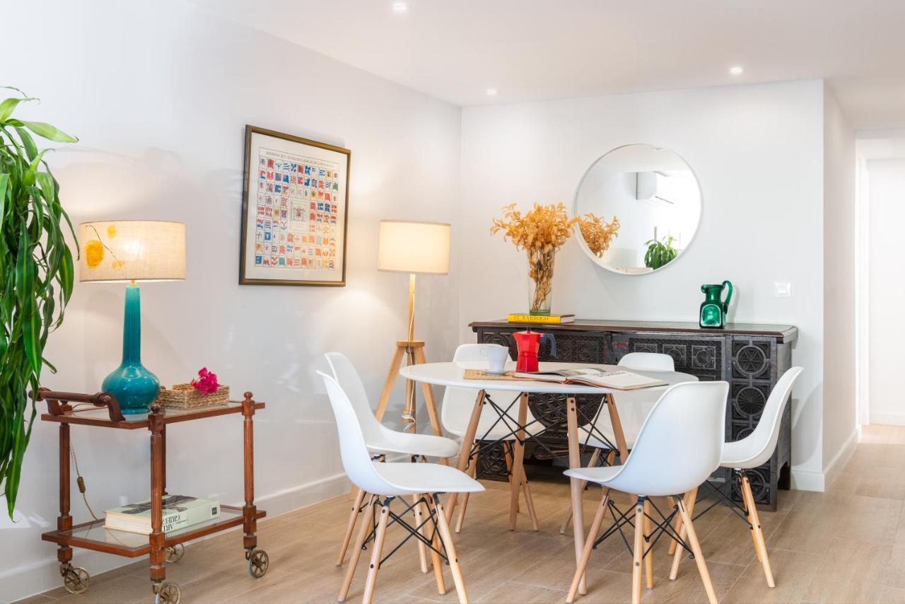 Plaza Espana, Acogedor Apartamento Con Patio Севілья Екстер'єр фото